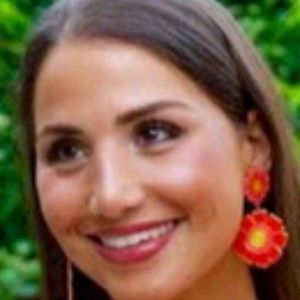 Meet your Posher, Hilary